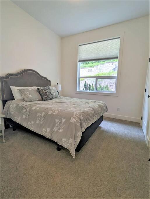 Villa Mountain Retreat With Views, Hot Tub, Games & Ac Chilliwack Esterno foto