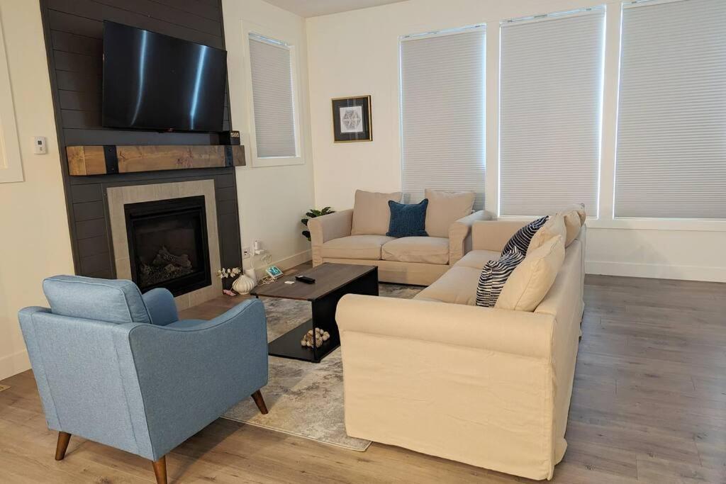 Villa Mountain Retreat With Views, Hot Tub, Games & Ac Chilliwack Esterno foto