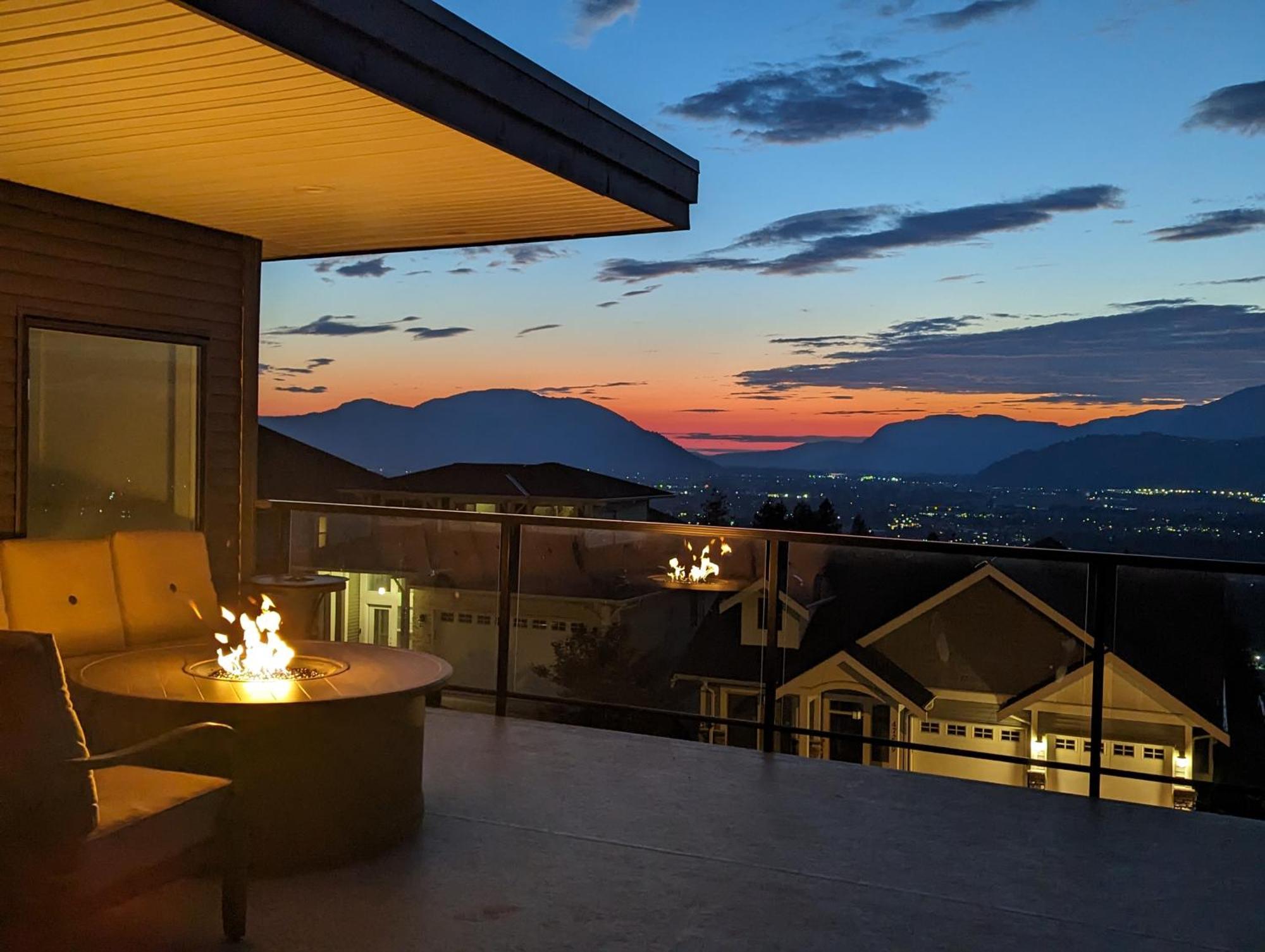 Villa Mountain Retreat With Views, Hot Tub, Games & Ac Chilliwack Esterno foto